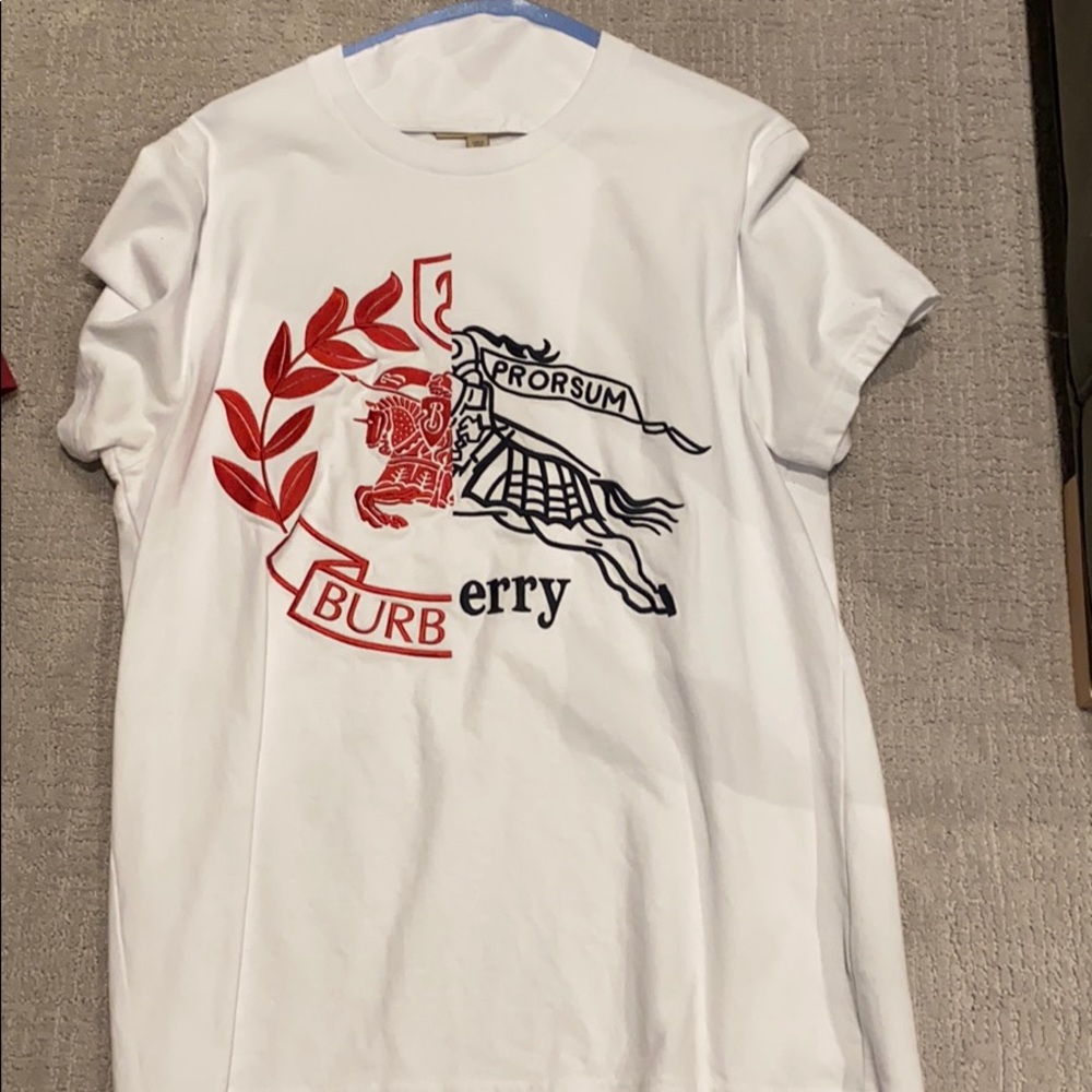 Burberry Tshirt